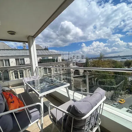 Stunning Duplex With Sea View * Istanbul