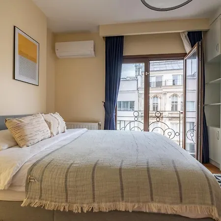 Stunning Duplex With Sea View Apartment
