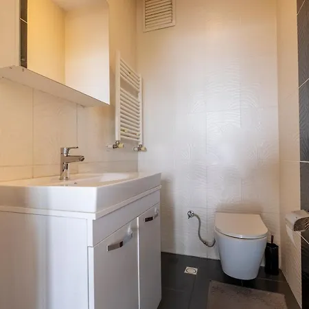 Stunning Duplex With Sea View Apartment *